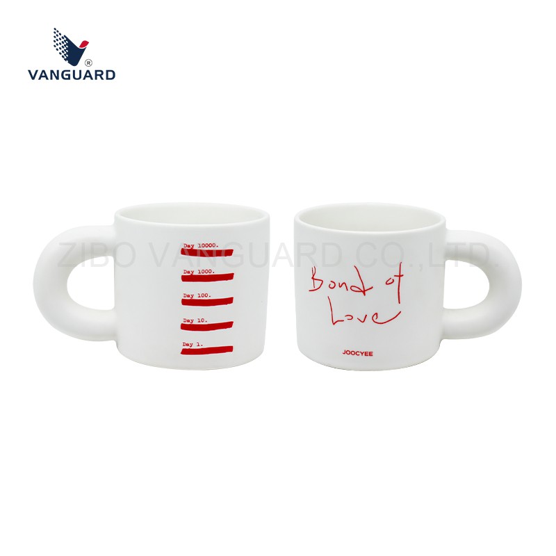 Kaffeetassen mit großem Henkel