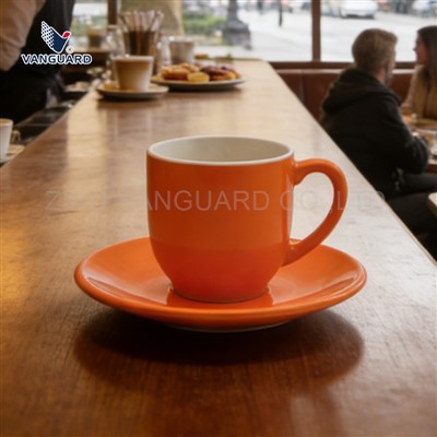 Kaffeetasse und Untertasse-Set