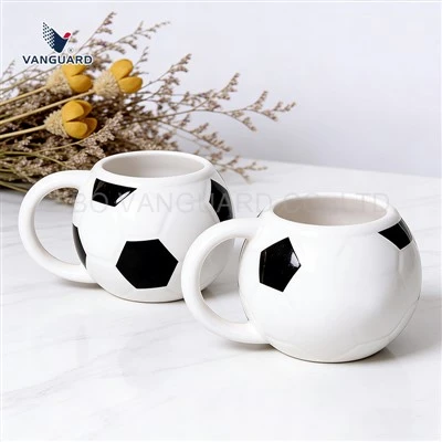 Fußball-Keramikbecher